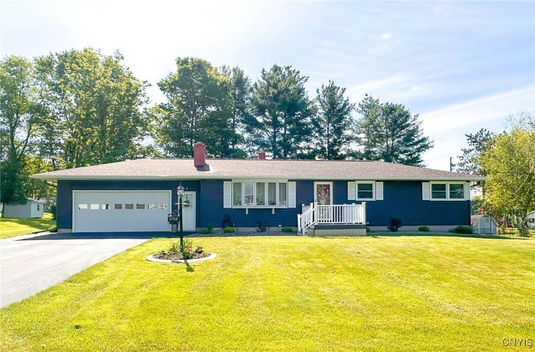 5780 Linda Drive, Marcy, New York image 1