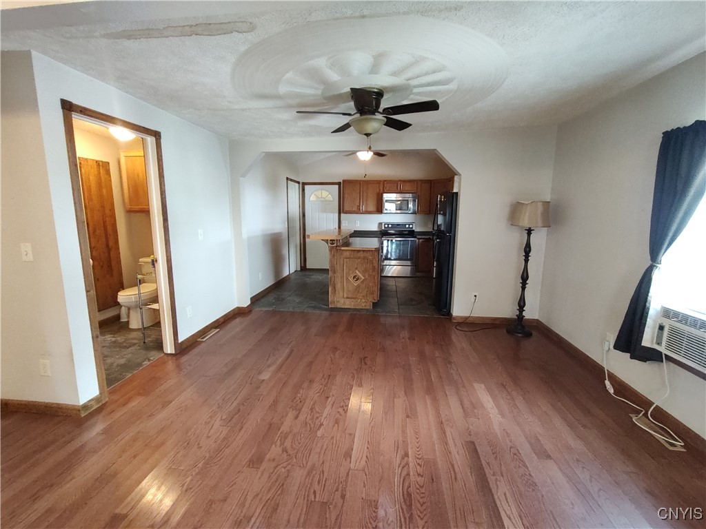 425 E Walnut Street