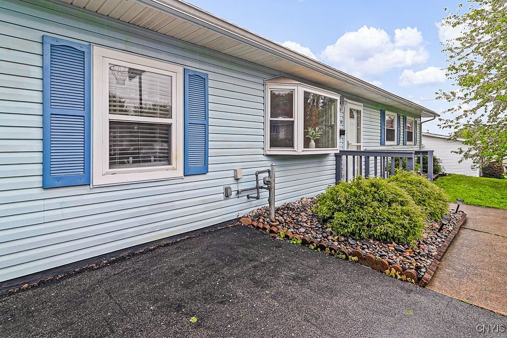 504 Parklane Drive, Utica, New York image 3