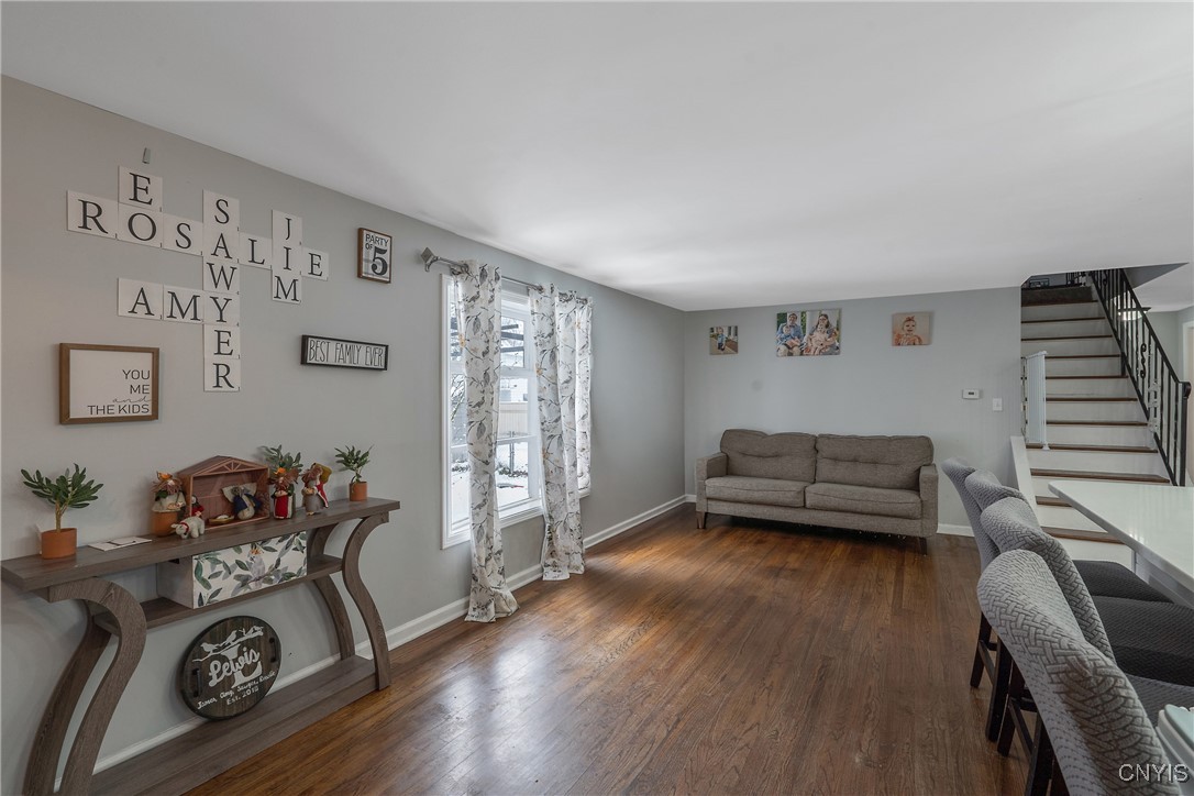 11 Bayberry Circle, Clay, New York image 8