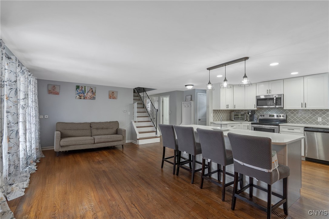 11 Bayberry Circle, Clay, New York image 7
