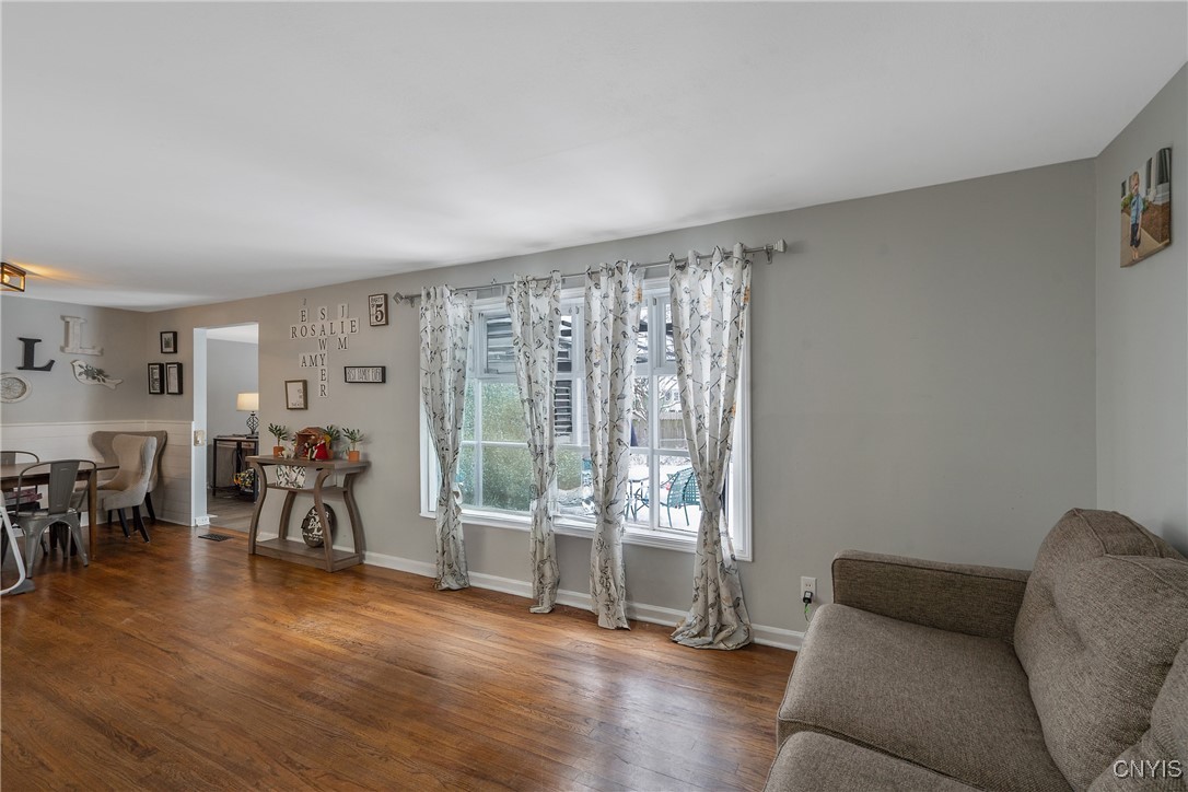 11 Bayberry Circle, Clay, New York image 6