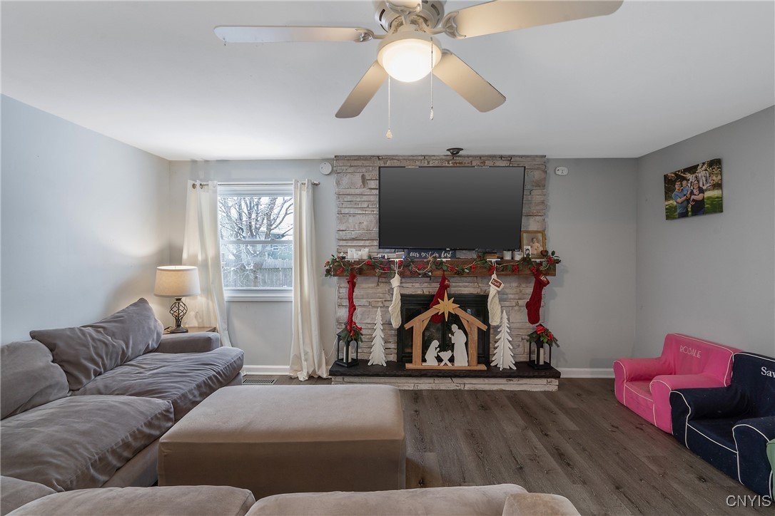 11 Bayberry Circle, Clay, New York image 18