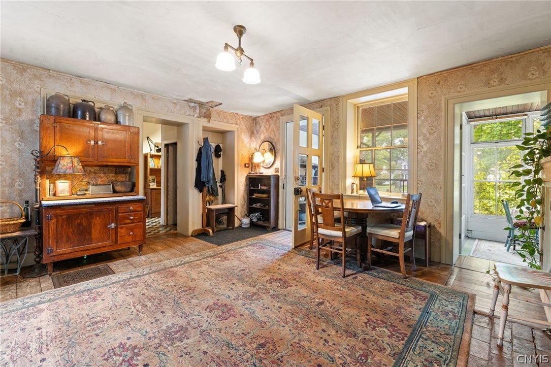 1940 Valley Drive 42