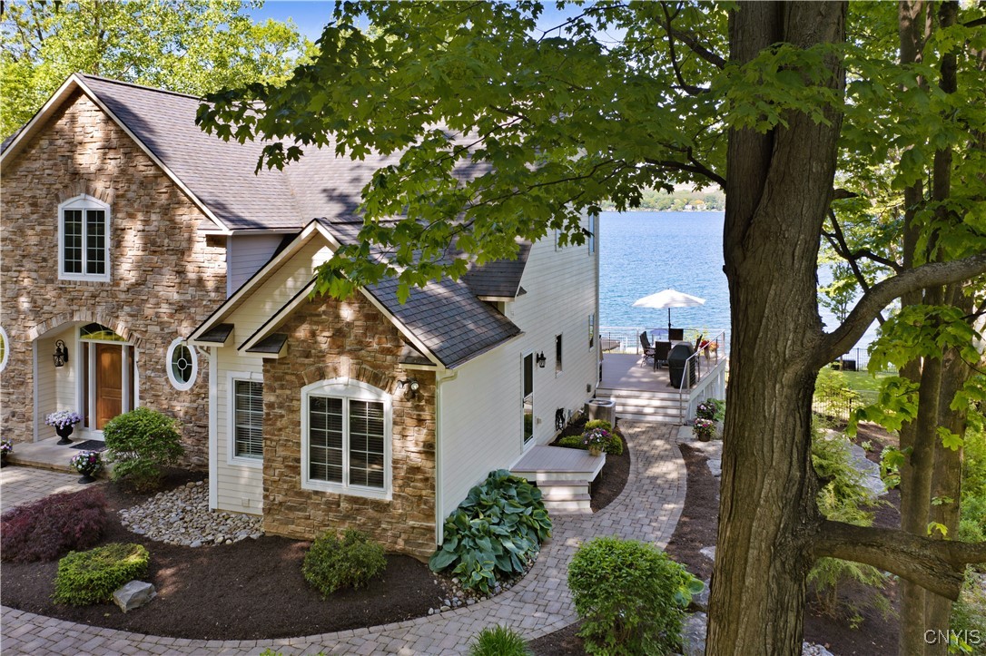 2338 Thornton Grv, Skaneateles, New York image 2