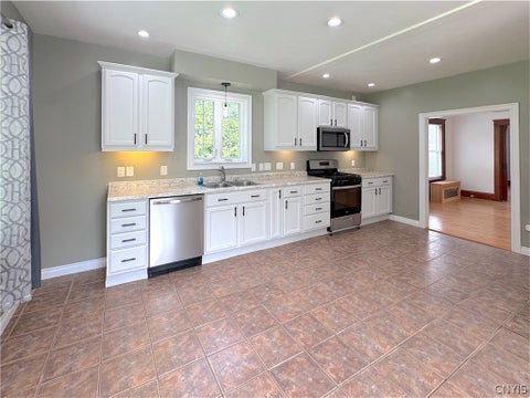 Tiny photo for 3565 Oneida Street, New Hartford, NY 13413 (MLS # S1710999)