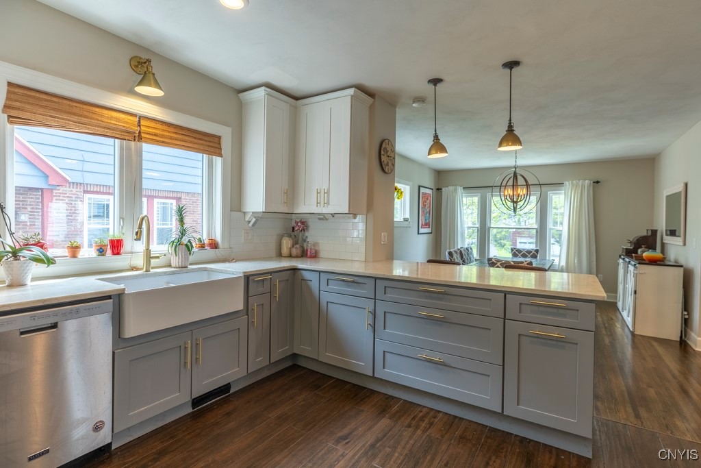 207 Twin Hills Drive, Syracuse, New York image 21