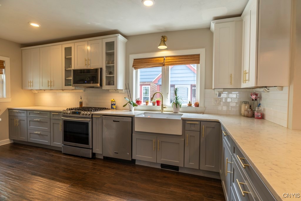 207 Twin Hills Drive, Syracuse, New York image 2