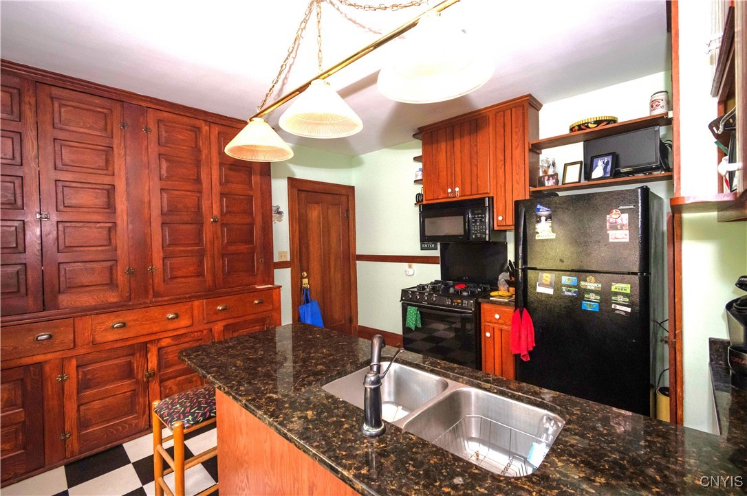 Syracuse, New York 13204, United States, 4 Bedrooms Bedrooms, ,2 BathroomsBathrooms,Residential,Pending,187771