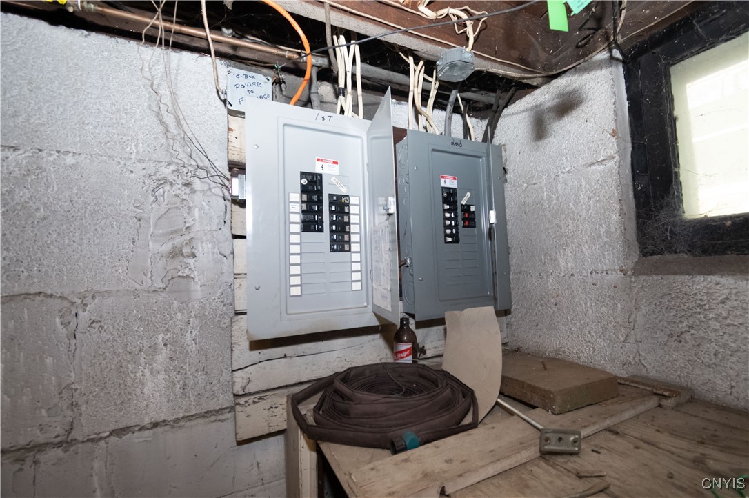 Syracuse, New York 13204, United States, 4 Bedrooms Bedrooms, ,2 BathroomsBathrooms,Residential,Pending,187771