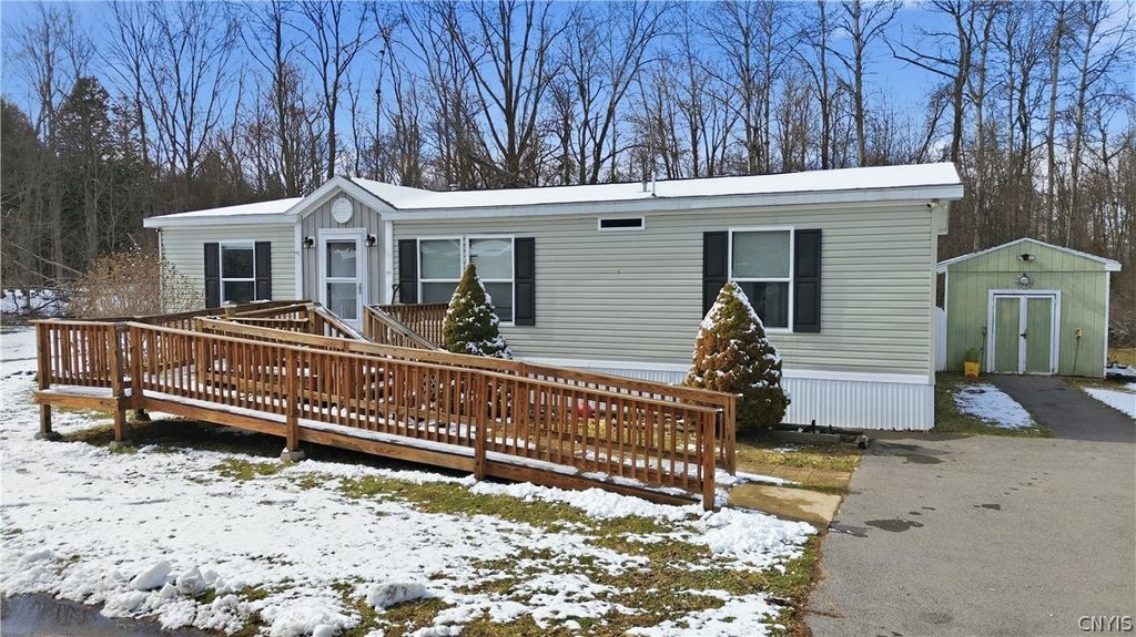 Photo of 833 Cinko Drive, Frankfort, NY 13357 (MLS # S1668190)