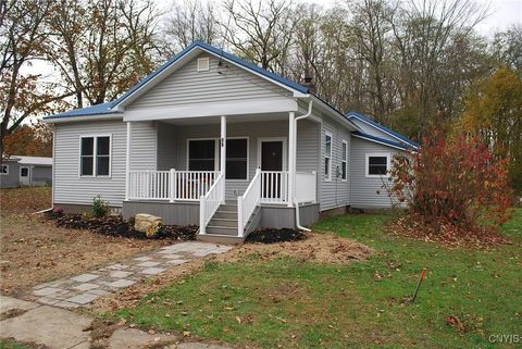 Photo of 99 Lincoln Avenue, Mexico, NY 13114 (MLS # S1648598)