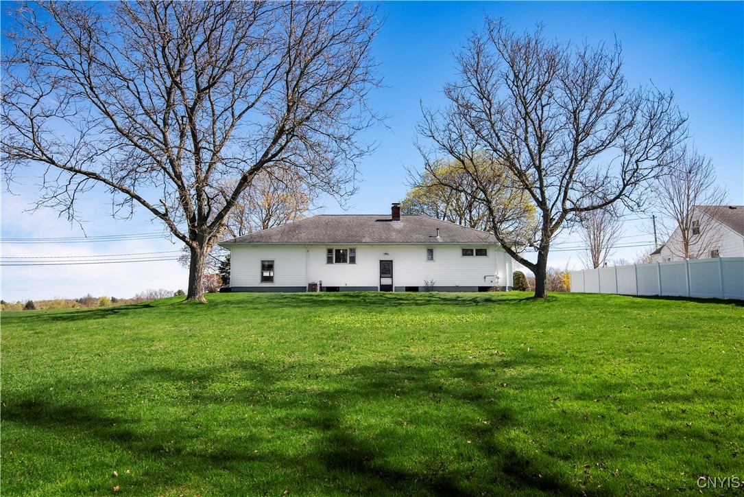 9386 Sessions Road, New Hartford, New York image 8