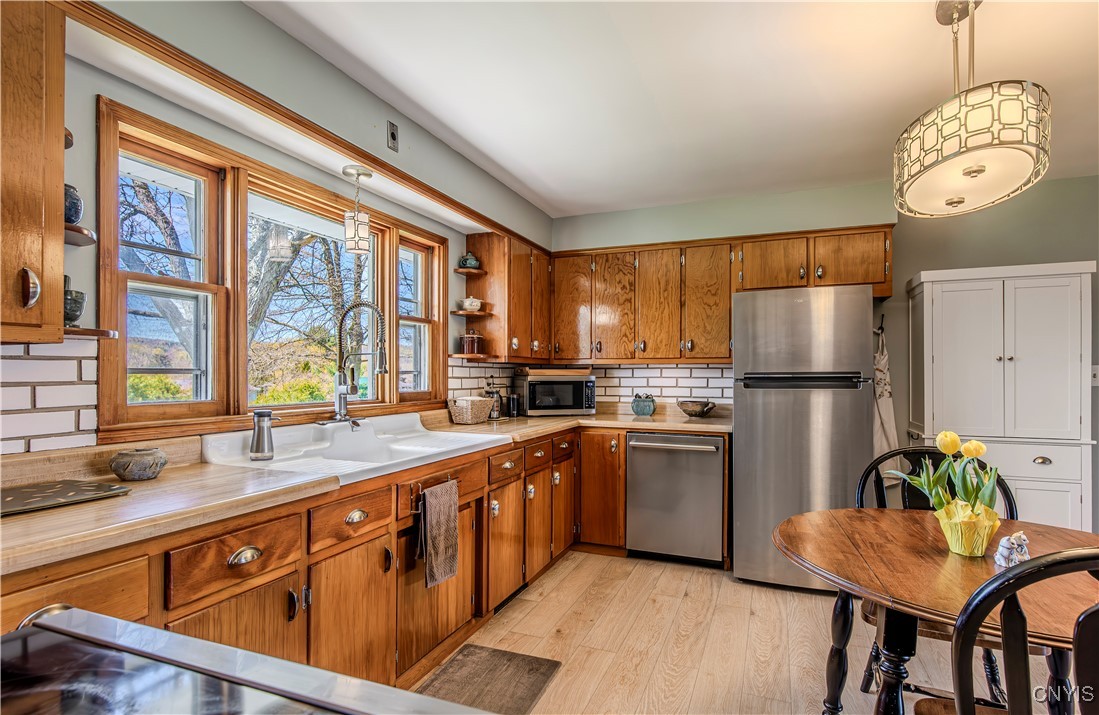 9386 Sessions Road, New Hartford, New York image 28