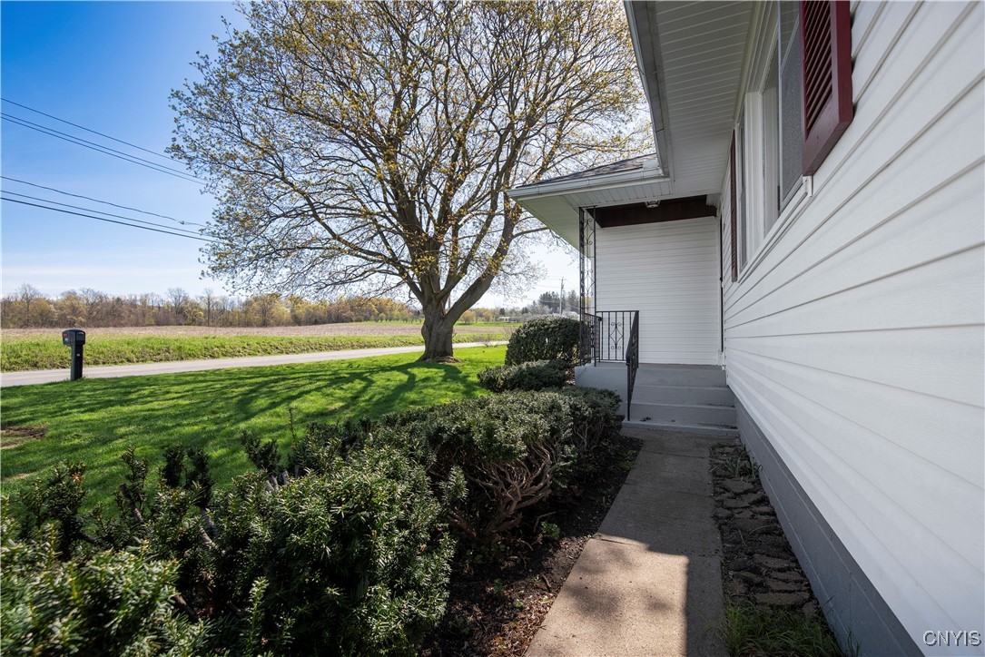 9386 Sessions Road, New Hartford, New York image 4