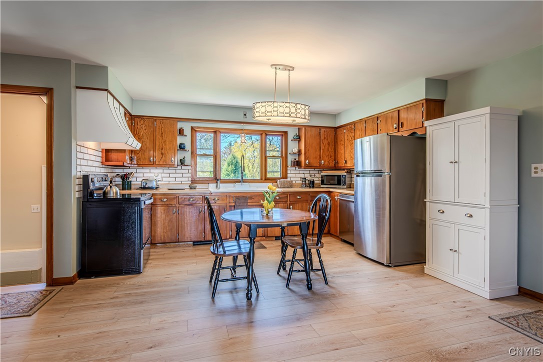 9386 Sessions Road, New Hartford, New York image 24
