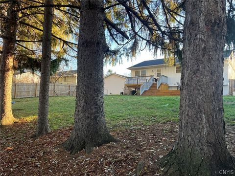 Tiny photo for 110 Cedarwood Boulevard, Van Buren, NY 13027 (MLS # S1682637)
