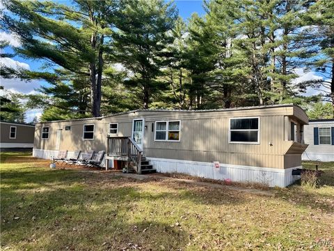 Photo of 4 Ivy Lane, Rome, NY 13308 (MLS # S1649277)