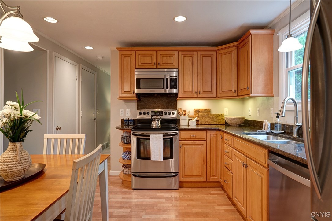 4112 Silverado Drive, Clay, New York image 21