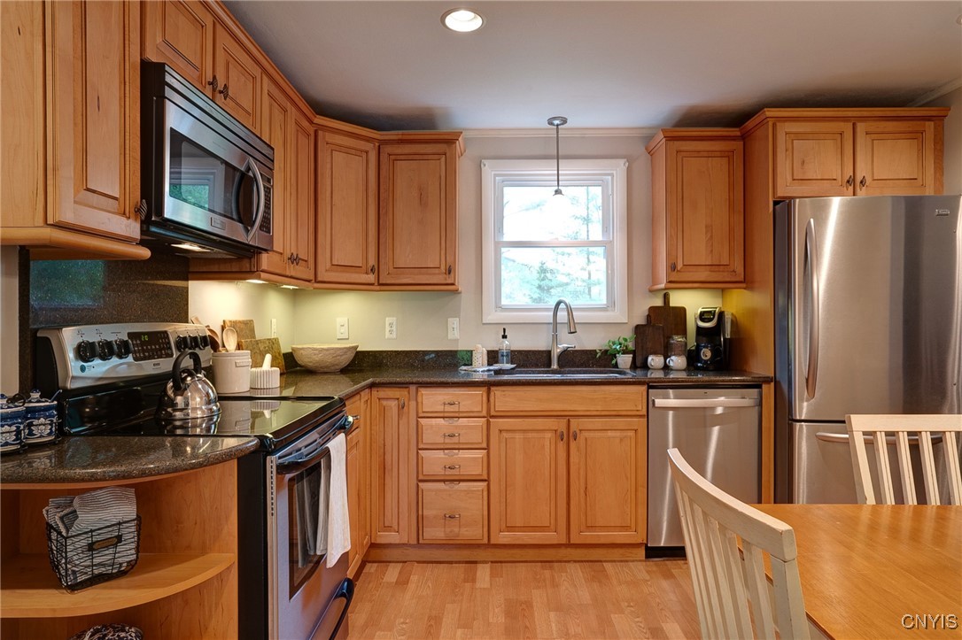4112 Silverado Drive, Clay, New York image 24
