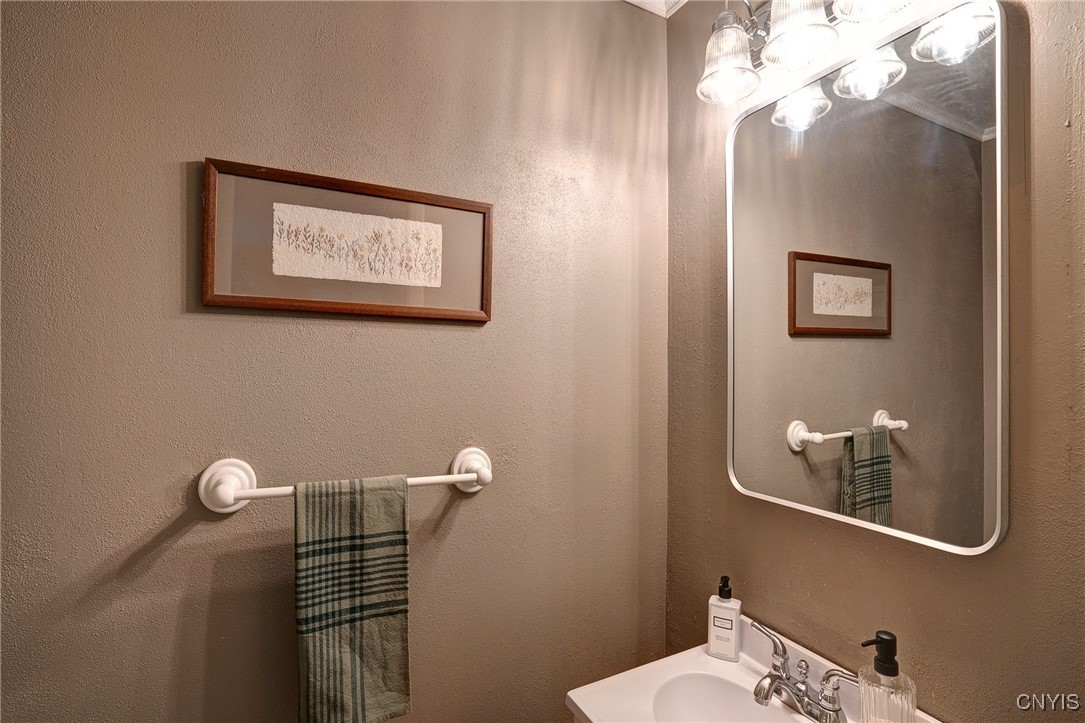 4112 Silverado Drive, Clay, New York image 32