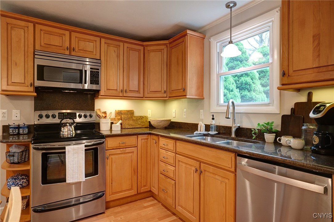 4112 Silverado Drive, Clay, New York image 22