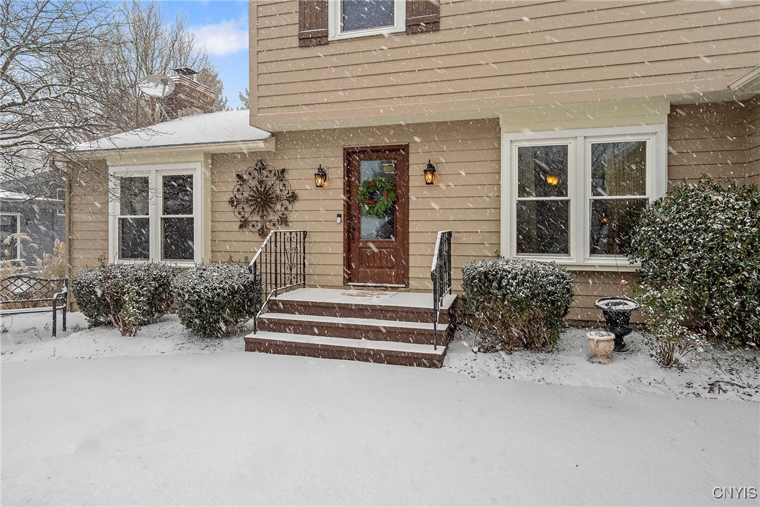 7838 Karakul Lane, Manlius, New York image 3