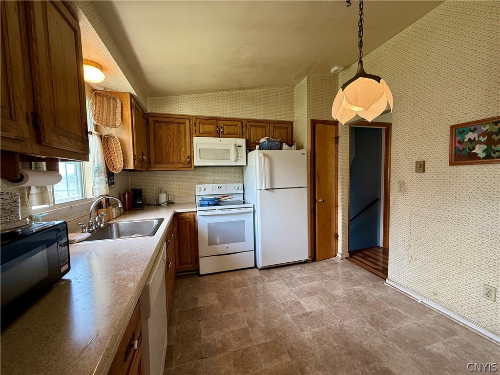 27 Meadowbrook Drive