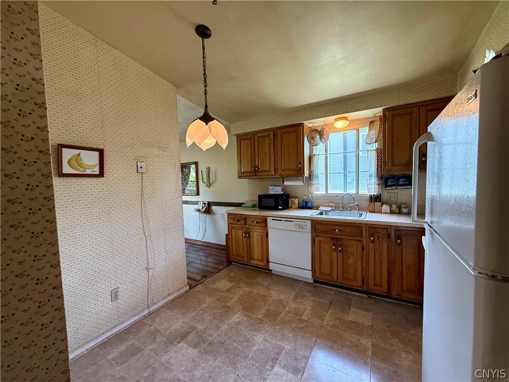 27 Meadowbrook Drive