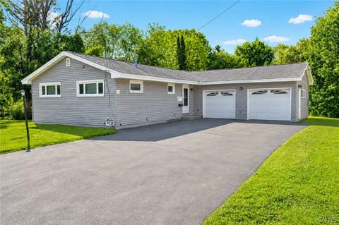 Homes For Sale - 11 Bellewood Circle<br/> Cicero, NY 13212
