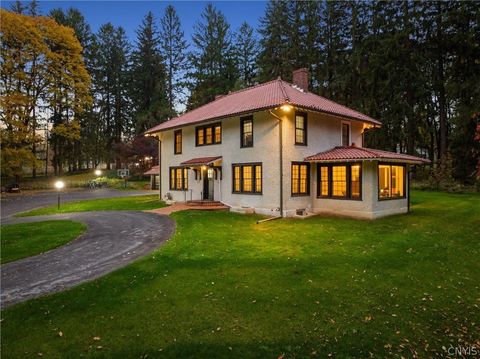 Homes For Sale - 28 Jordan Road<br/> New Hartford, NY 13413