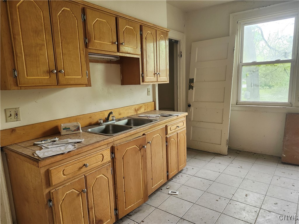 1932 S Salina Street, Syracuse, New York image 44