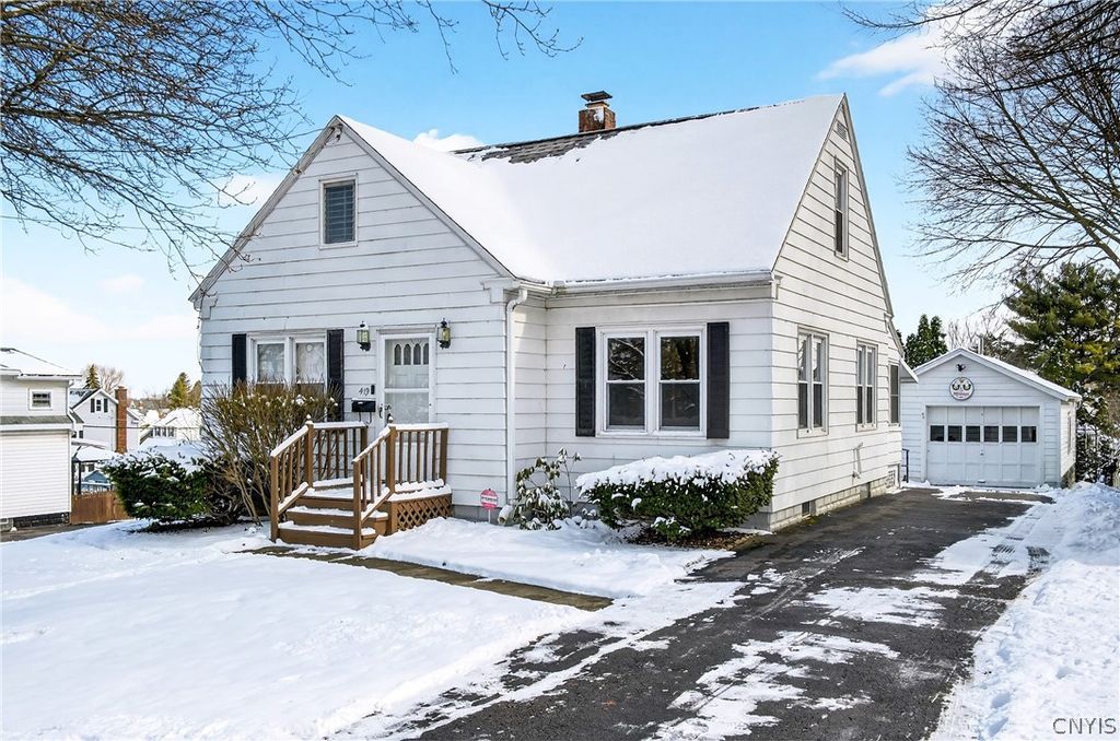 Photo of 419 Darlington Road E, Salina, NY 13208 (MLS # S1668111)