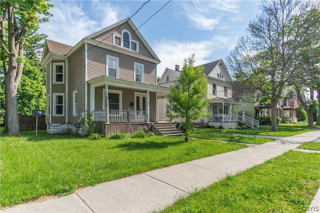 307 Flower Avenue E