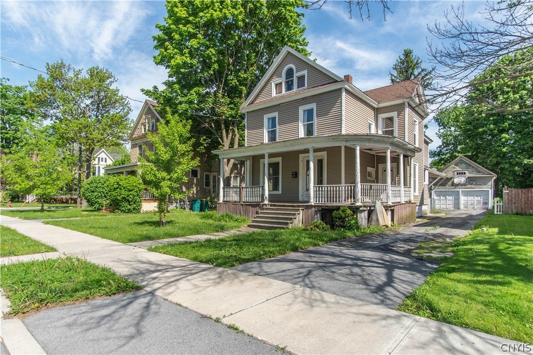 307 Flower Avenue E