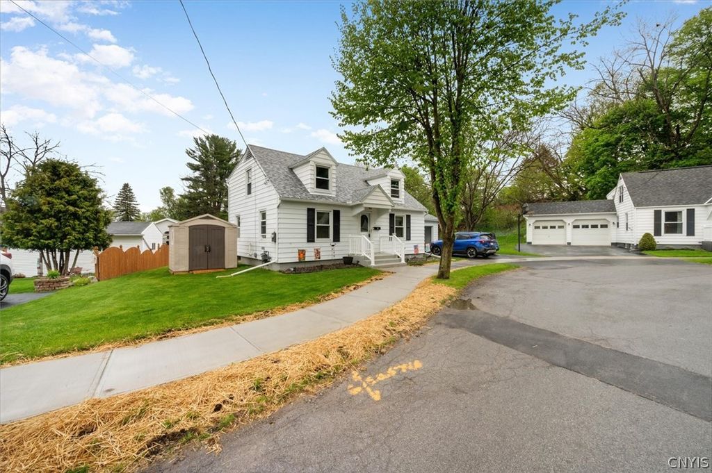 Photo of 5 Columbia Circle, German Flatts, NY 13407 (MLS # S1679316)