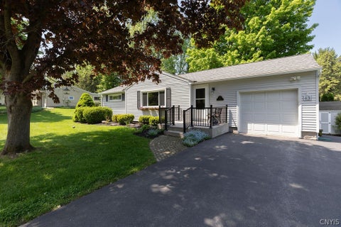 Homes For Sale - 43 Richlee Drive<br/> Onondaga County, Camillus, NY 13031