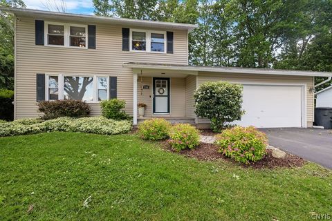 Homes For Sale - 7346 Barnyard Circle Cir<br/> Clay, NY 13088