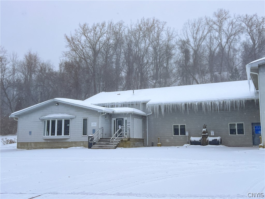 425 Old Macedon Center Road