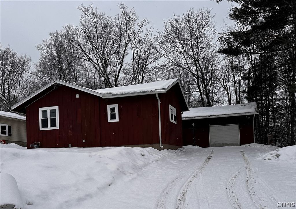 Photo of 14 Forest Road, New Hartford, NY 13413 (MLS # S1665896)