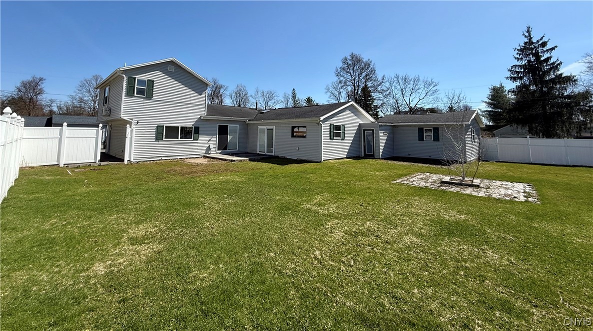 407 Deland Drive, Utica, New York image 8