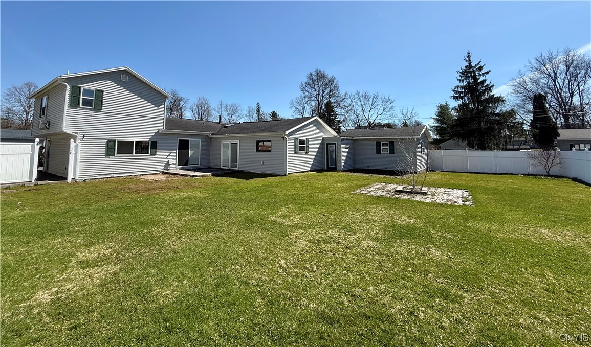 407 Deland Drive, Utica, New York image 9