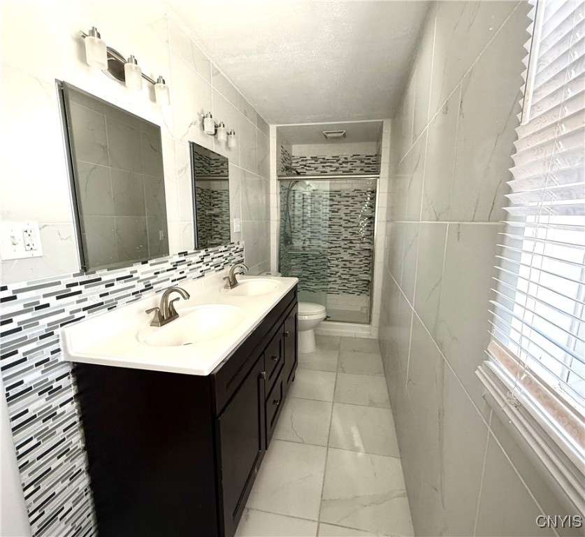 407 Deland Drive, Utica, New York image 23