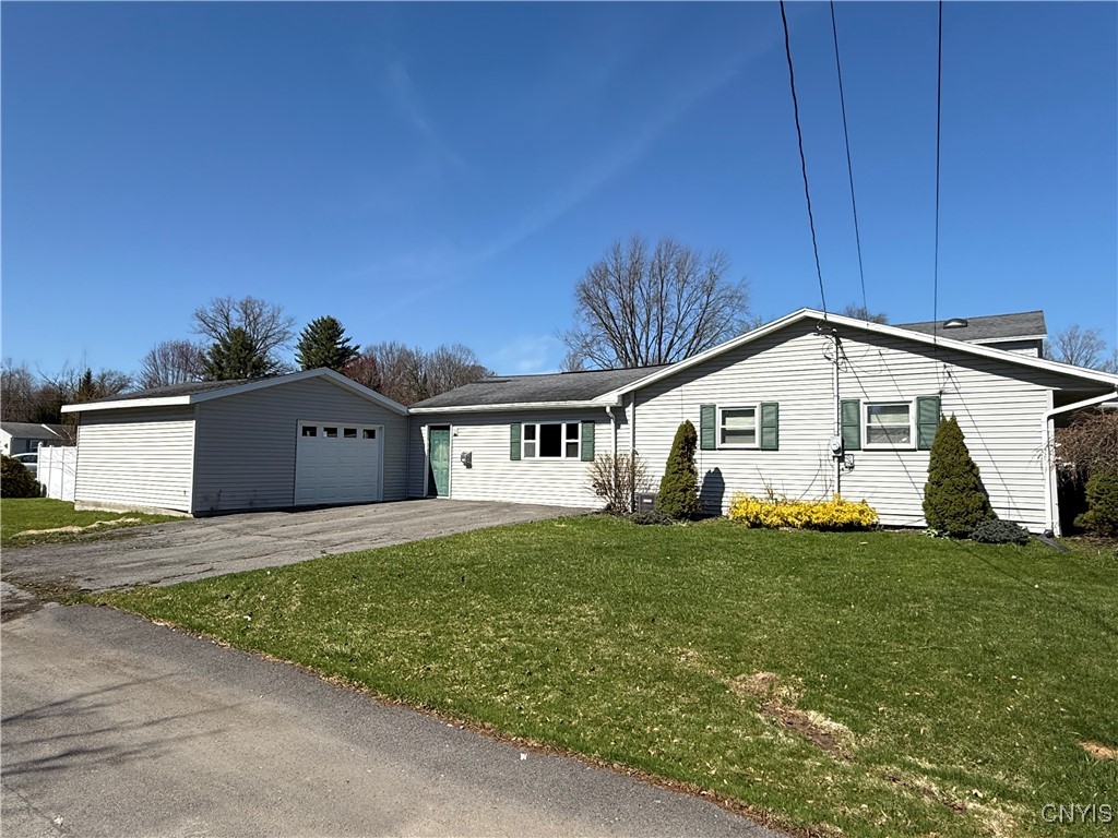 407 Deland Drive, Utica, New York image 5