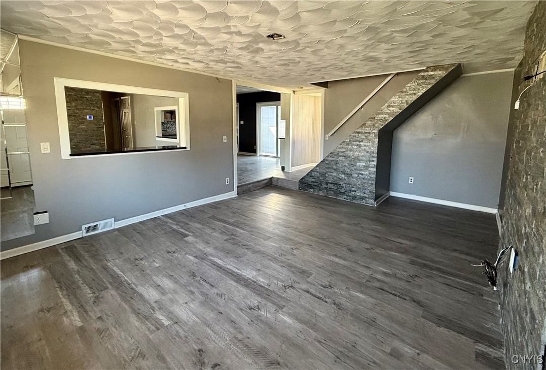 407 Deland Drive, Utica, New York image 11