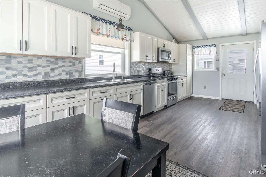 32396 Rt-12e, Cape Vincent, New York image 17