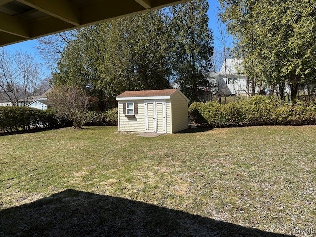 535 Tamarack Street, Utica, New York image 45