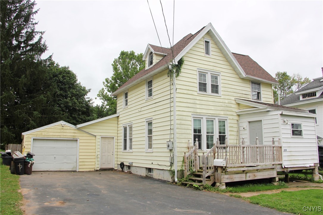 219 Primo Avenue, Vernon, New York image 1