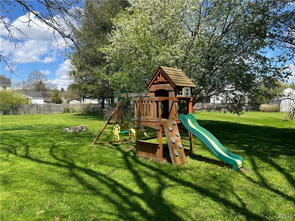 8 Parkwood Circle
