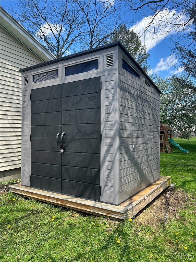 8 Parkwood Circle
